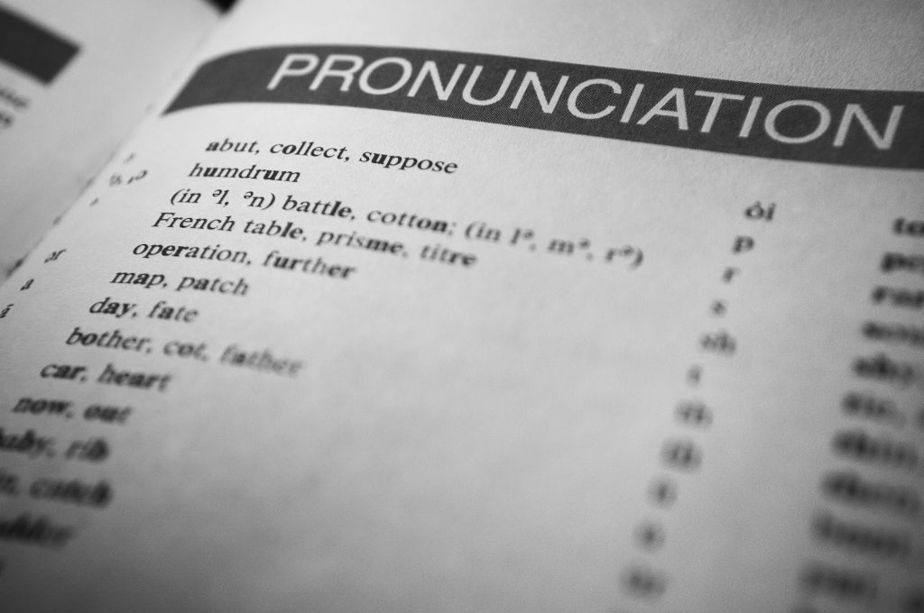 7 TIPS TO IMPROVE OUR PRONUNCIATION IN ENGLISH