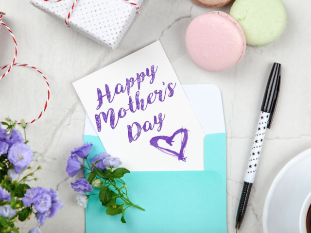 🌷👩‍👧‍👦 A Blooming Tribute to Mothers!